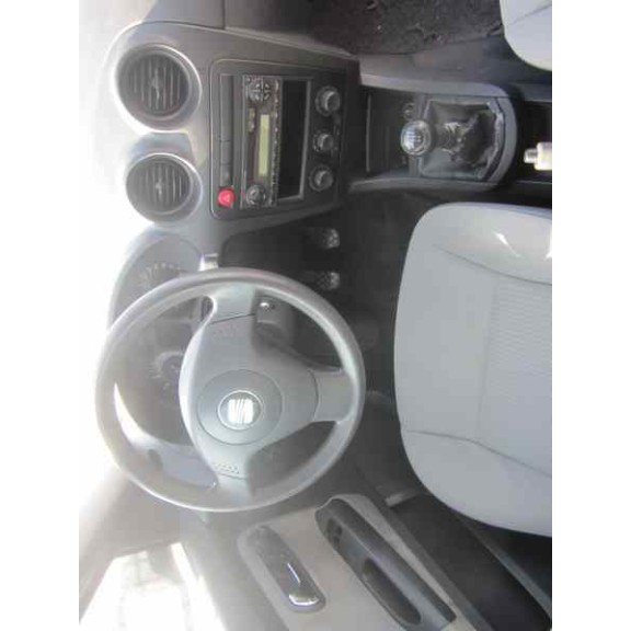 seat ibiza (6l1) del año 2002