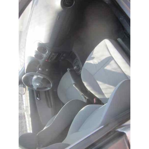 seat ibiza (6l1) del año 2002