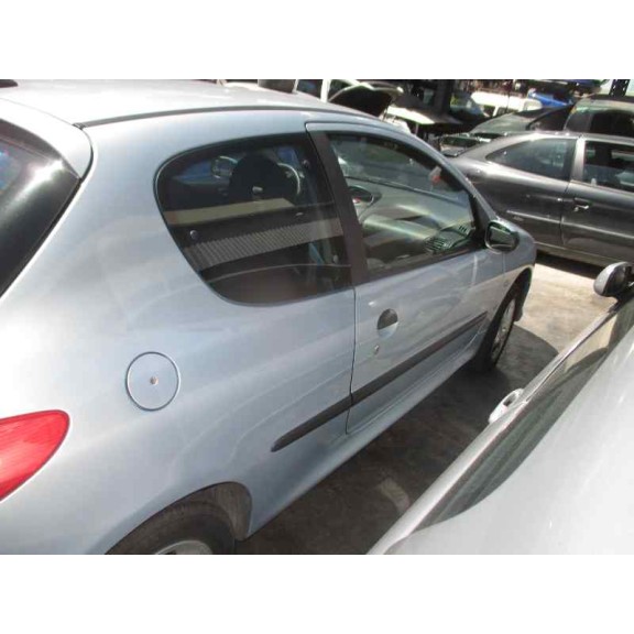 peugeot 206 berlina del año 2001