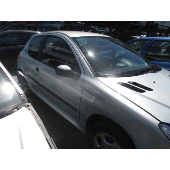 peugeot 206 berlina del año 2001