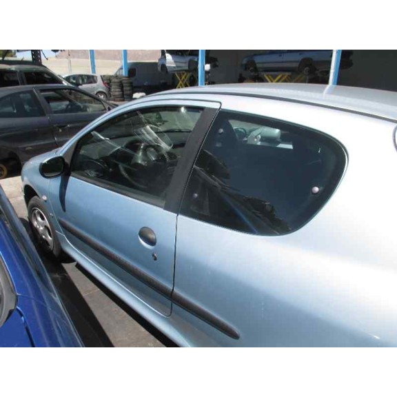 peugeot 206 berlina del año 2001