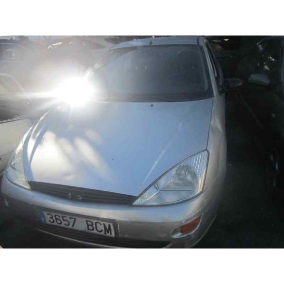 ford focus berlina (cak) del año 2000
