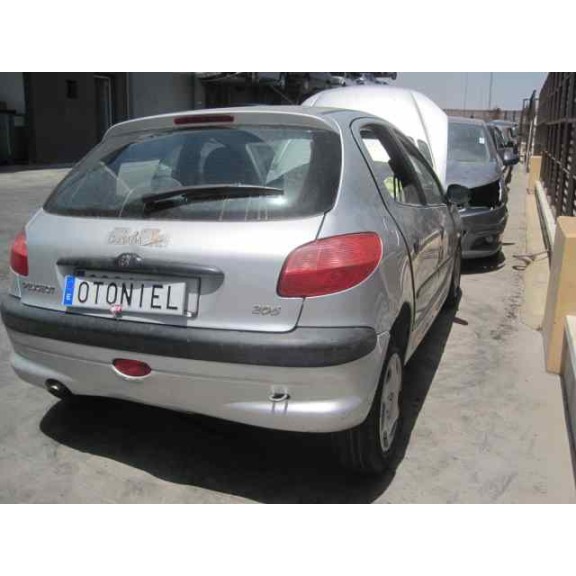 peugeot 206 berlina del año 2002