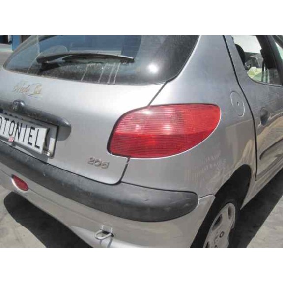 peugeot 206 berlina del año 2002