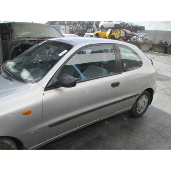 daewoo lanos del año 2000
