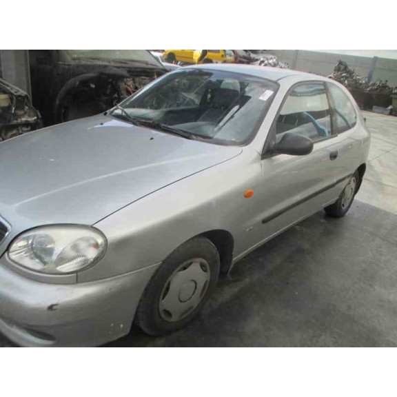 daewoo lanos del año 2000