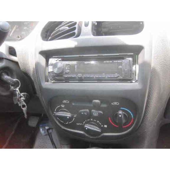 peugeot 206 berlina del año 2002