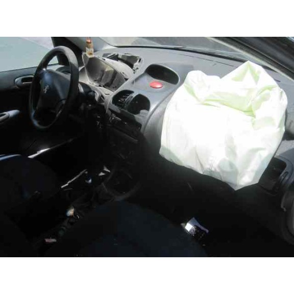 peugeot 206 berlina del año 2002