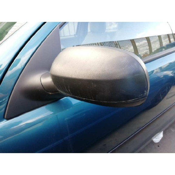 opel corsa c del año 2001