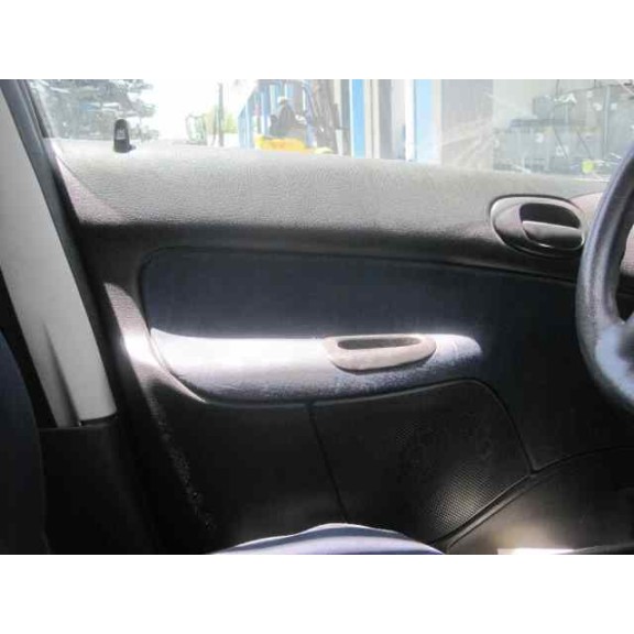 peugeot 206 berlina del año 2002