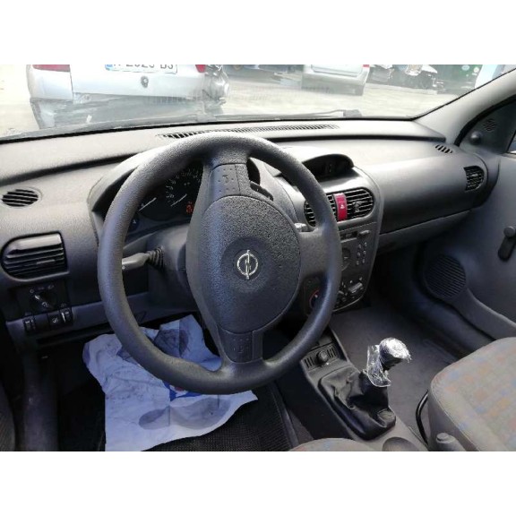 opel corsa c del año 2001