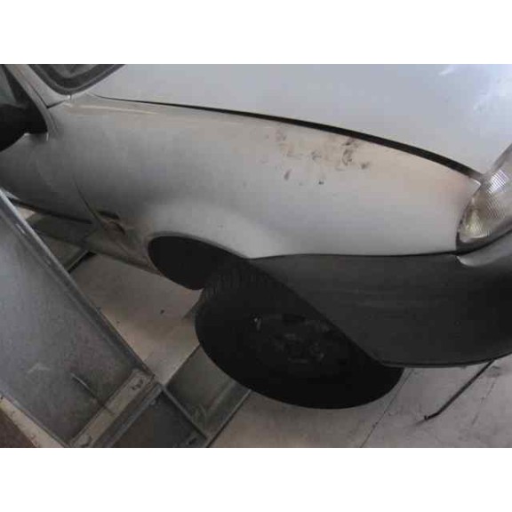 ford fiesta berlina del año 1996