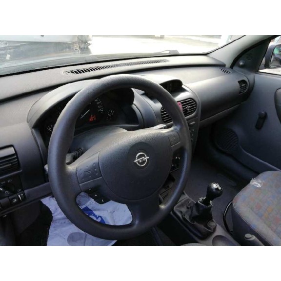 opel corsa c del año 2001