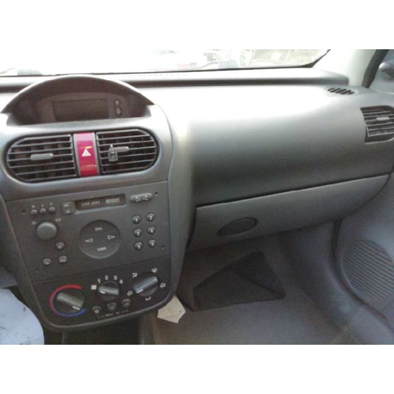 opel corsa c del año 2001