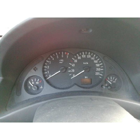 opel corsa c del año 2001