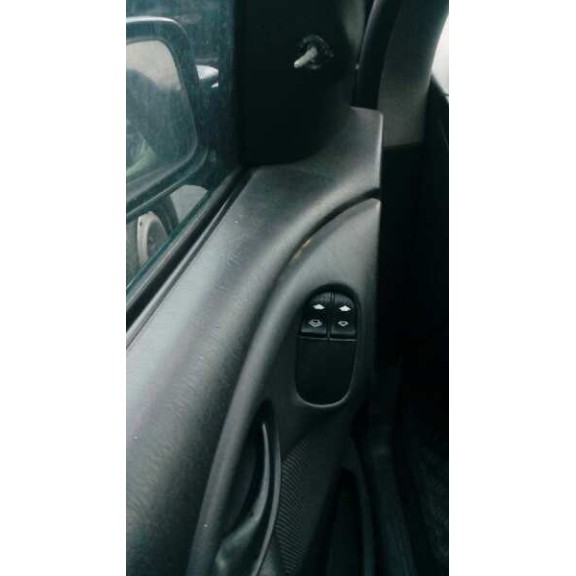 ford focus berlina (cak) del año 2003