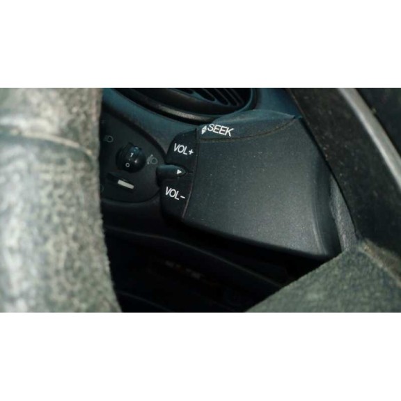 ford focus berlina (cak) del año 2003