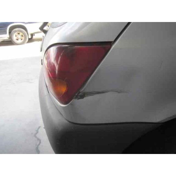 ford fiesta berlina del año 1996