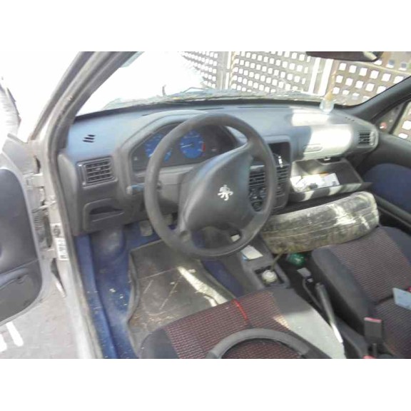 peugeot 106 (s2) del año 2000