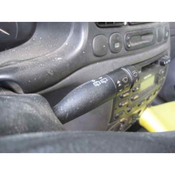 ford fiesta berlina del año 1996