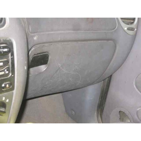 ford fiesta berlina del año 1996