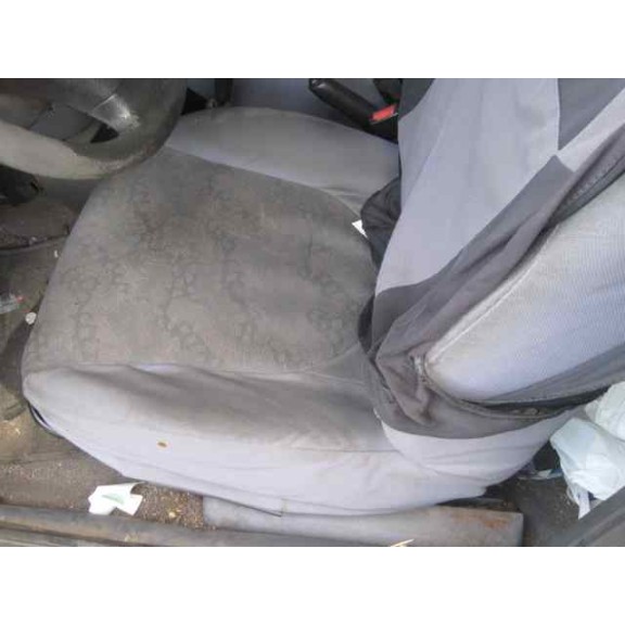 ford fiesta berlina del año 1996