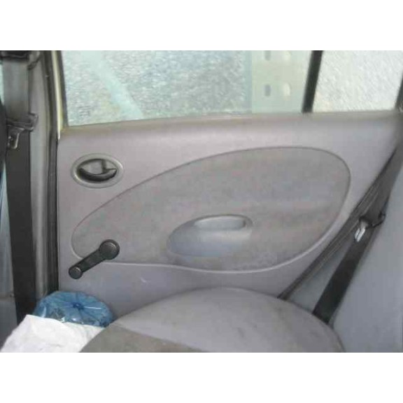 ford fiesta berlina del año 1996