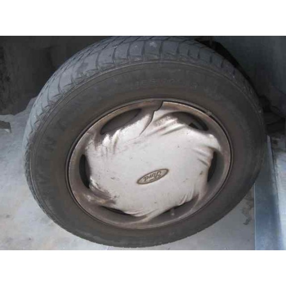 ford fiesta berlina del año 1996