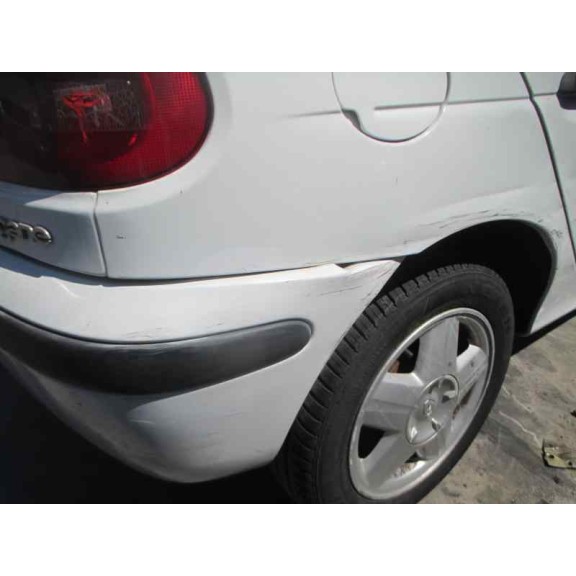 renault megane i fase 2 berlina (ba0) del año 2000