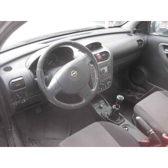 opel corsa c del año 2004