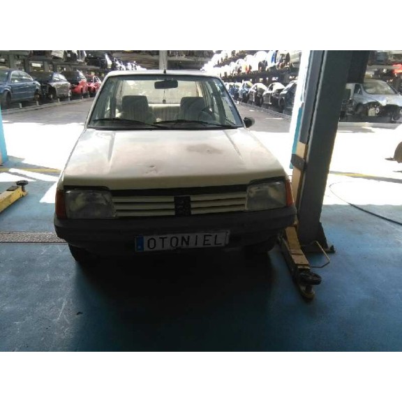 peugeot 205 berlina del año 1987