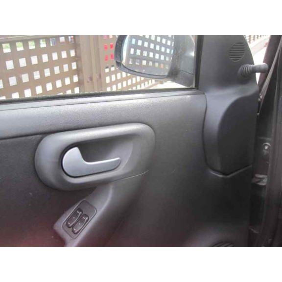 opel corsa c del año 2004