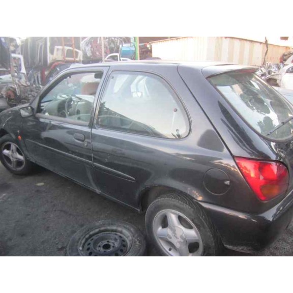 ford fiesta berlina del año 1996