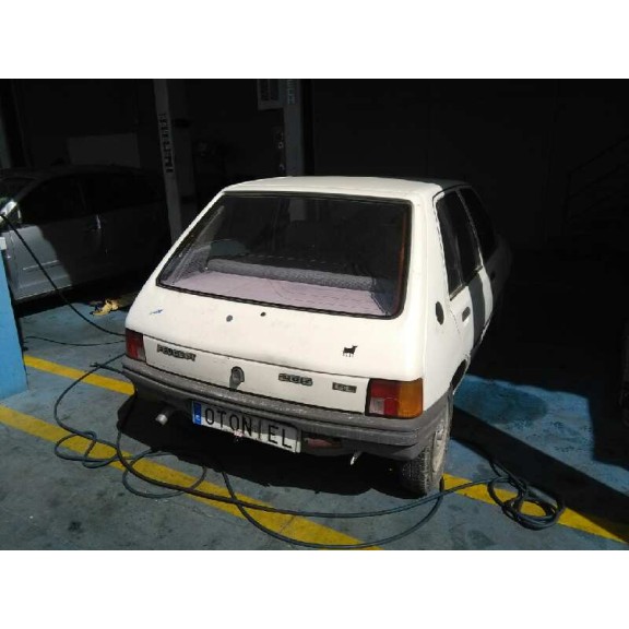 peugeot 205 berlina del año 1987
