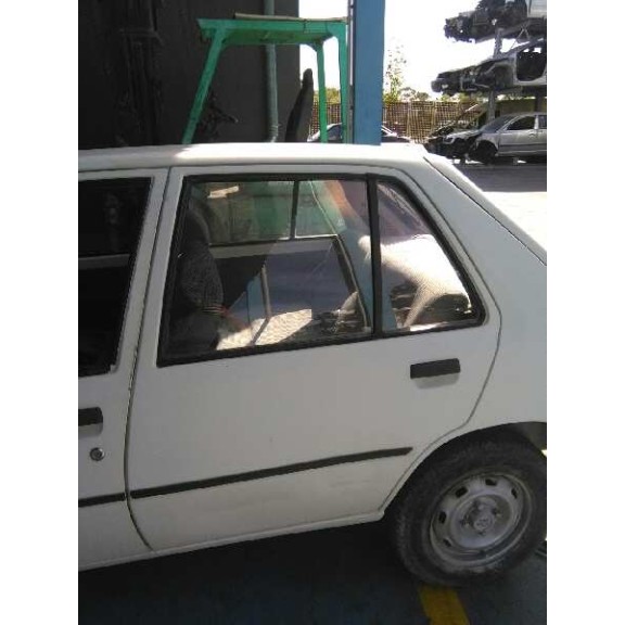 peugeot 205 berlina del año 1987