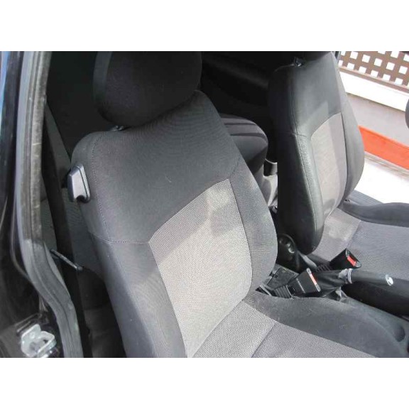 opel corsa c del año 2004