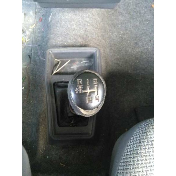 peugeot 205 berlina del año 1987