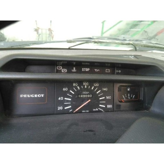 peugeot 205 berlina del año 1987