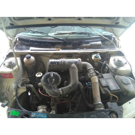 peugeot 205 berlina del año 1987