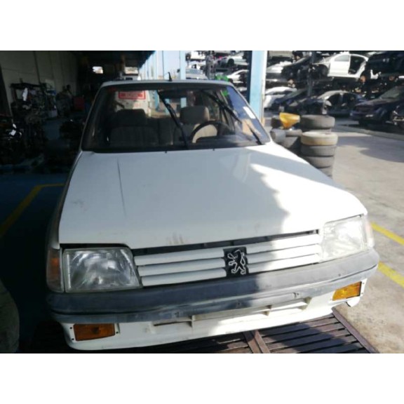 peugeot 205 berlina del año 1992