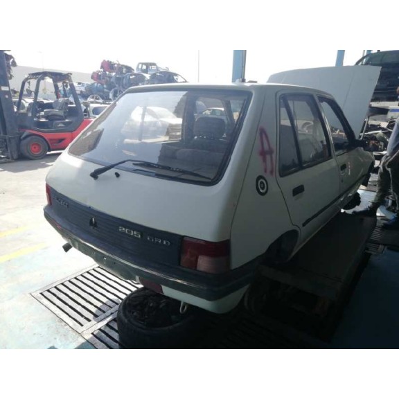 peugeot 205 berlina del año 1992