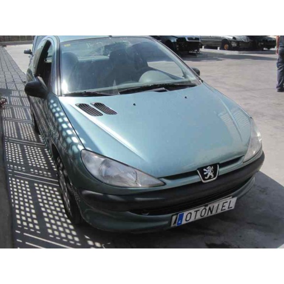 peugeot 206 berlina del año 2000