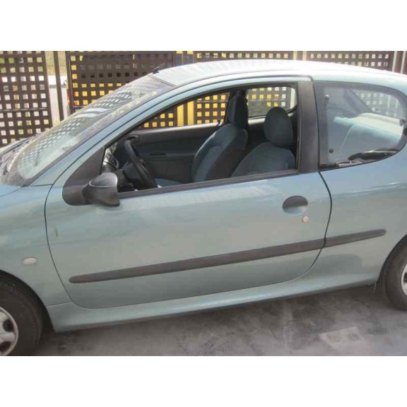 peugeot 206 berlina del año 2000