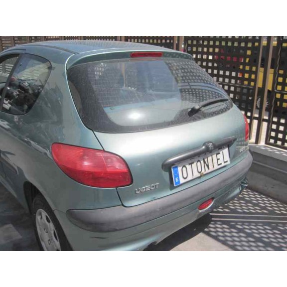 peugeot 206 berlina del año 2000