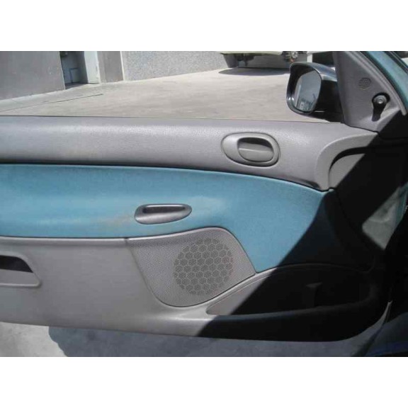 peugeot 206 berlina del año 2000