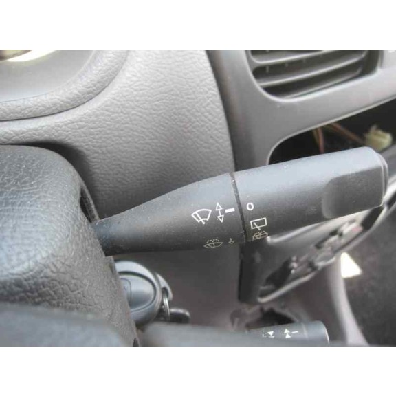 peugeot 206 berlina del año 2000