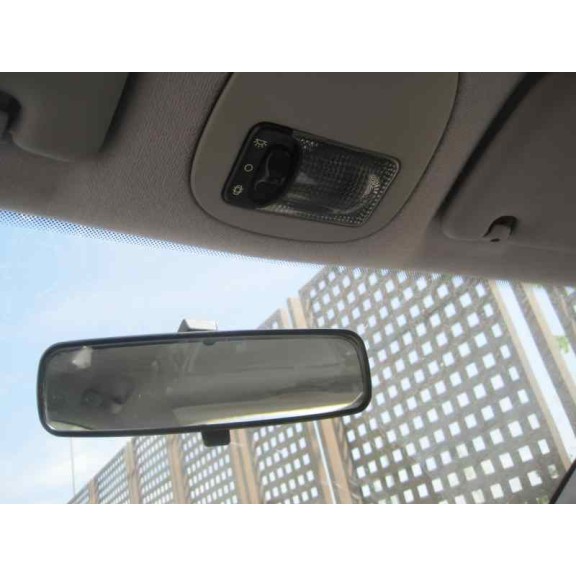 peugeot 206 berlina del año 2000