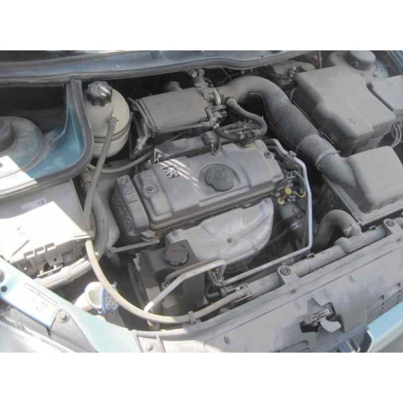 peugeot 206 berlina del año 2000