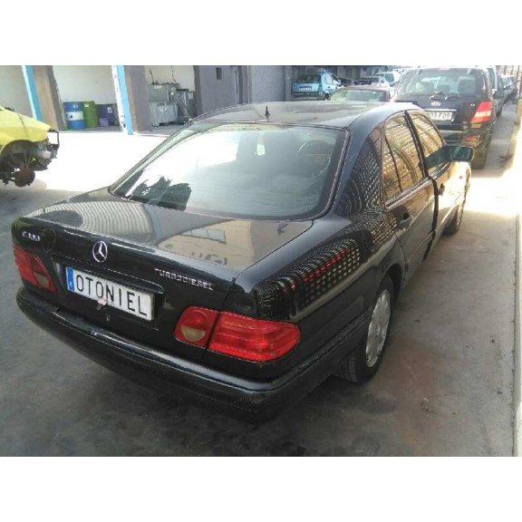 mercedes-benz clase e (w210) berlina diesel del año 2002