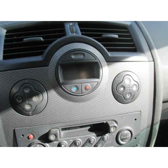 renault megane ii berlina 3p del año 2002